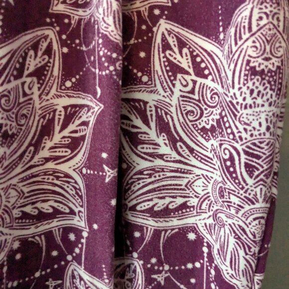 Leggings 5/$50 - Picture 2 of 3